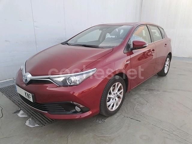 Rojo Usado 2019 Toyota Auris Hybrid Active Berlina | 18.800 € (Precio justo) - Imagen 1/4