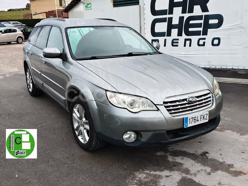 Usado Subaru Outback 165 CV (121 kW) 2007 Gris / plata Familiar
