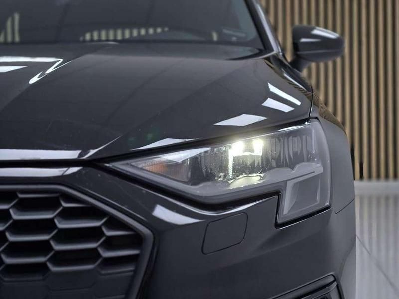 Usado Audi A3 Sportback Advanced 150 CV (110 kW) 2021 Negro Utilitario