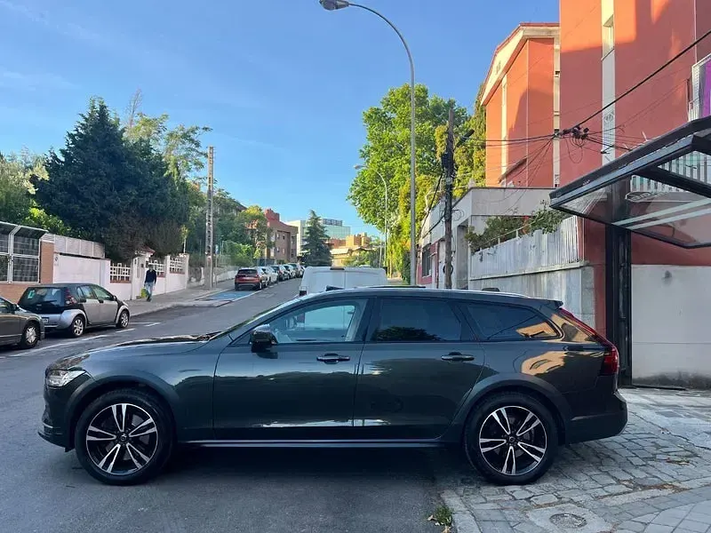 Usado Volvo V90 CC Pro 197 CV (144 kW) 2021 Gris / plata Familiar