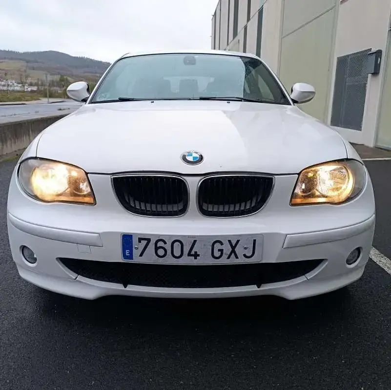 Usado BMW 116 116 CV (85 kW) 2010 Blanco Utilitario