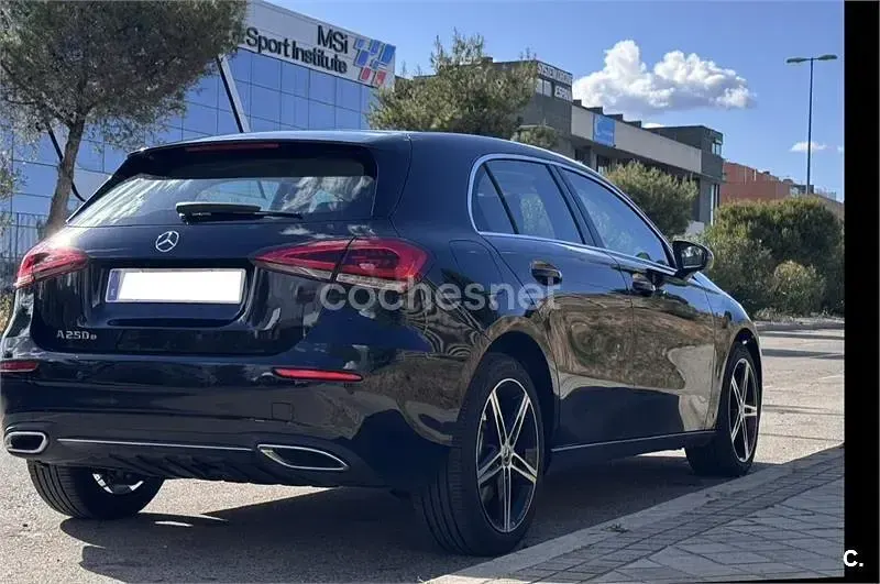 Usado Mercedes A250 218 CV (160 kW) 2020 Negro Berlina