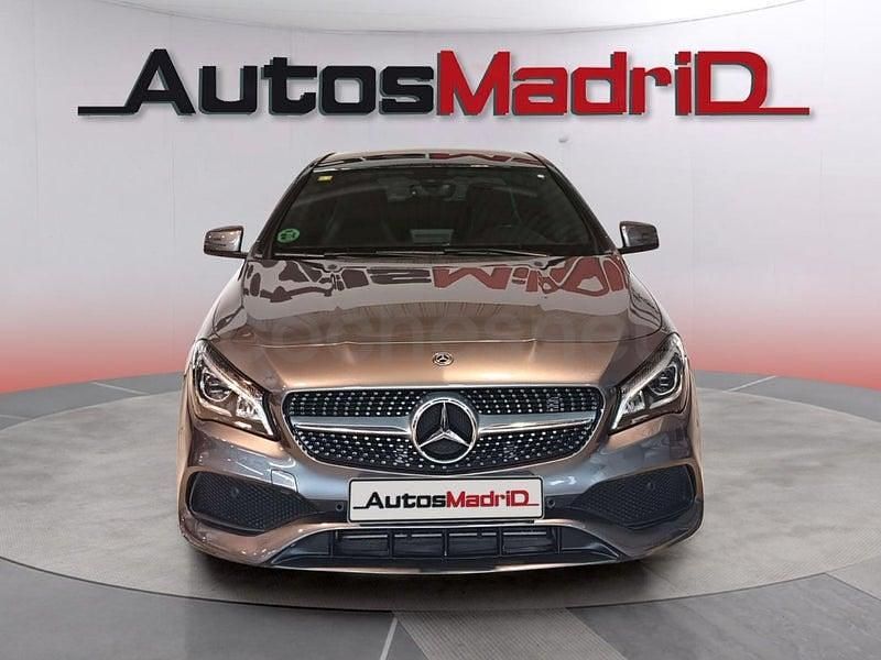 Usado Mercedes CLA200 156 CV (114 kW) 2018 Gris / plata Berlina