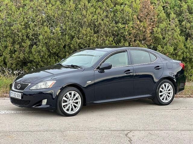 Usado Lexus IS220d Sport Line 177 CV (130 kW) 2008 Azul Berlina
