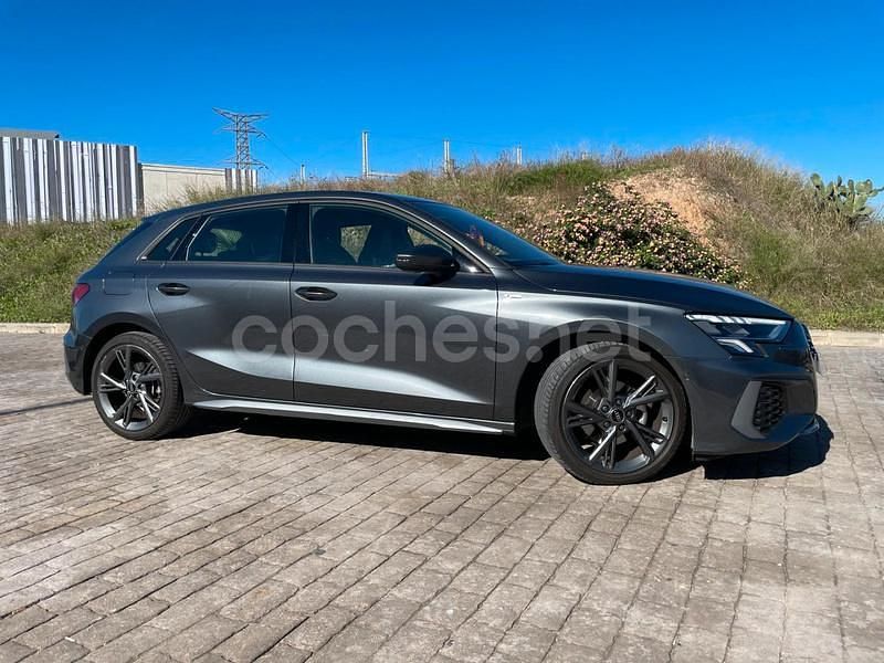 Usado Audi A3 S-Line 150 CV (110 kW) 2024 Gris / plata Berlina