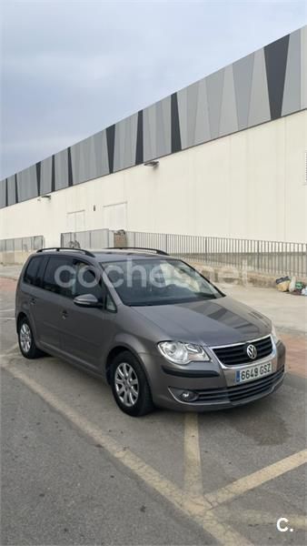 Marrón Usado 2010 VW Touran Edition Monovolumen | 5550 € (Precio justo) - Imagen 1/4