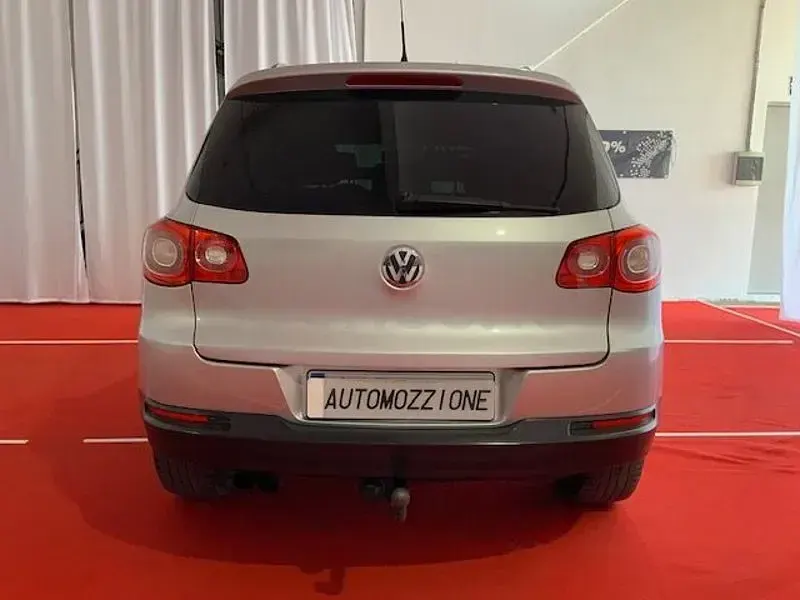Usado VW Tiguan Sport 140 CV (102 kW) 2009 Gris / plata SUV