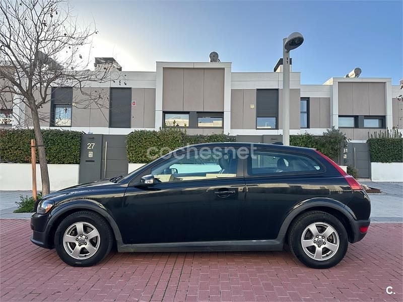 Usado Volvo C30 Momentum 109 CV (80 kW) 2009 Negro Utilitario