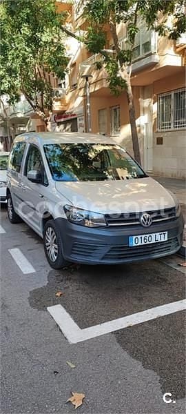 Usado VW Caddy Trendline 150 CV (110 kW) 2018 Gris / plata Monovolumen