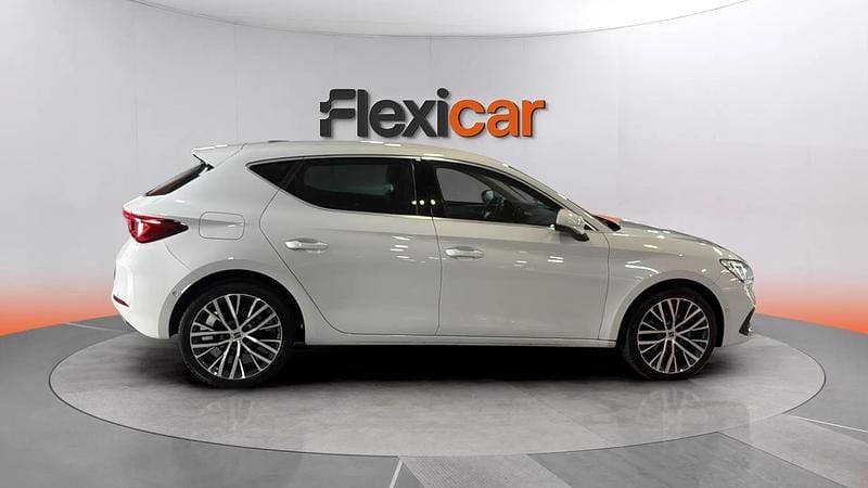 Usado Seat Leon XCELLENCE 150 CV (110 kW) 2021 Blanco Berlina