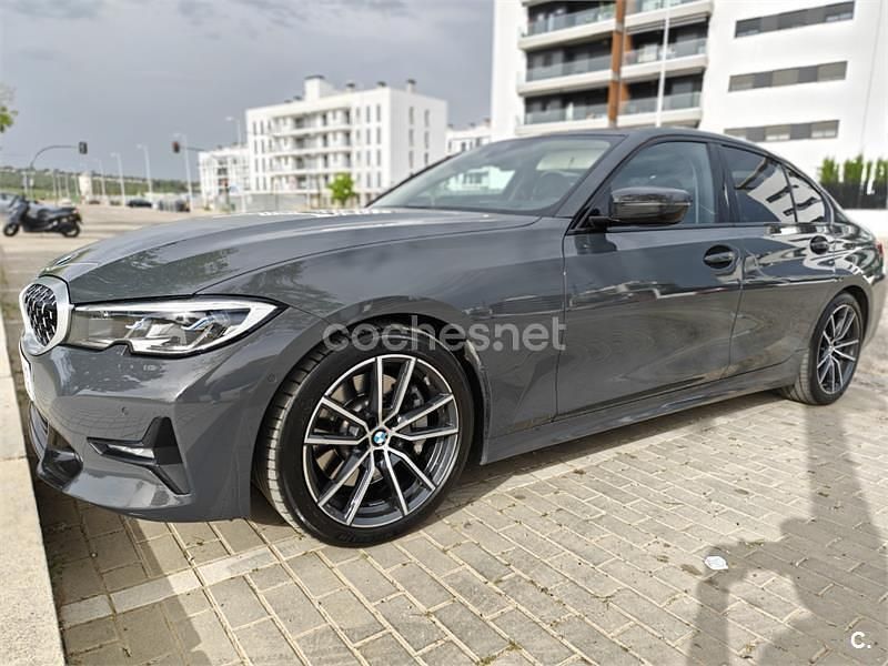 Usado BMW 330 Sport Line 252 HP (185 kW) 2019 Cinzento Sedan