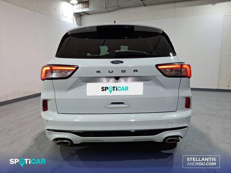 Usado Ford Kuga ST-Line 150 CV (110 kW) 2022 Blanco SUV