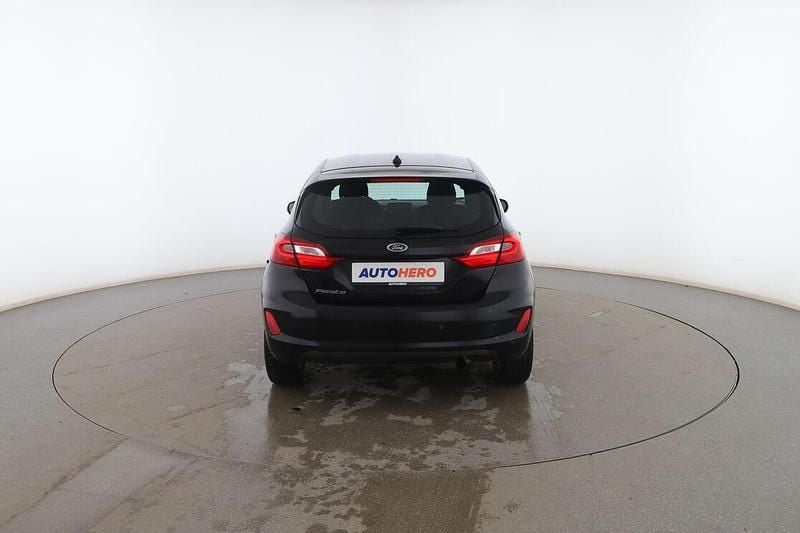 Usado Ford Fiesta Trend 85 CV (62 kW) 2018 Negro Utilitario