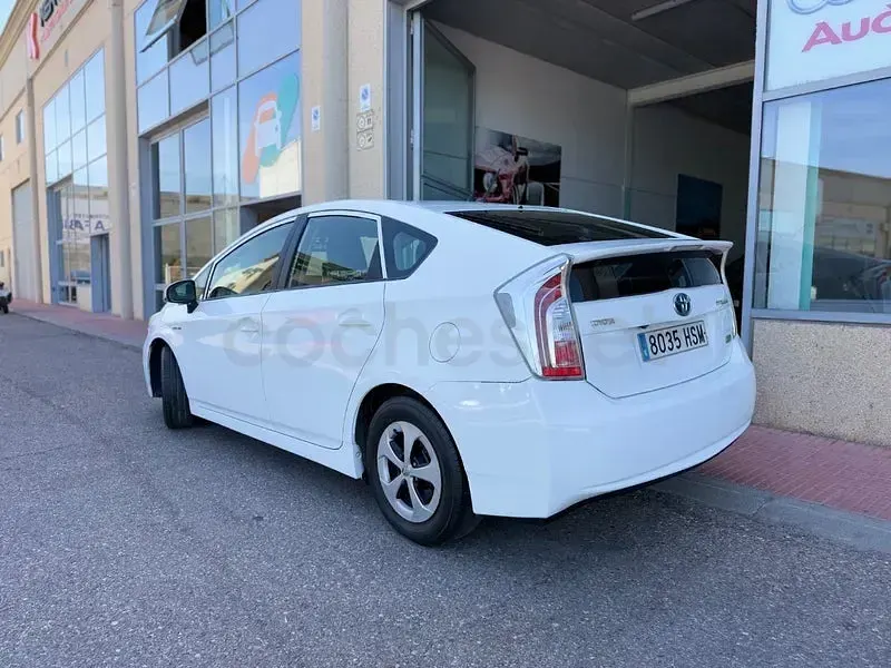 Usado Toyota Prius Advance 136 CV (100 kW) 2013 Blanco Berlina