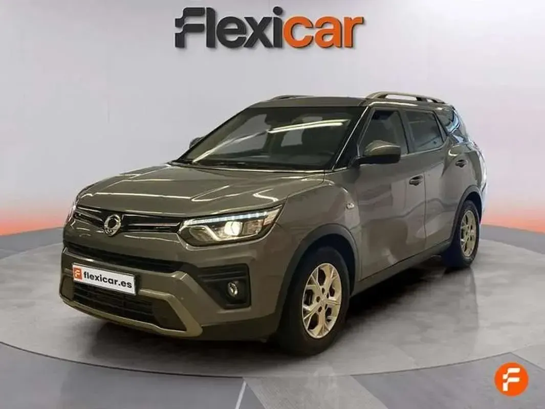 Usado SsangYong Tivoli 163 CV (119 kW) 2023 Gris SUV