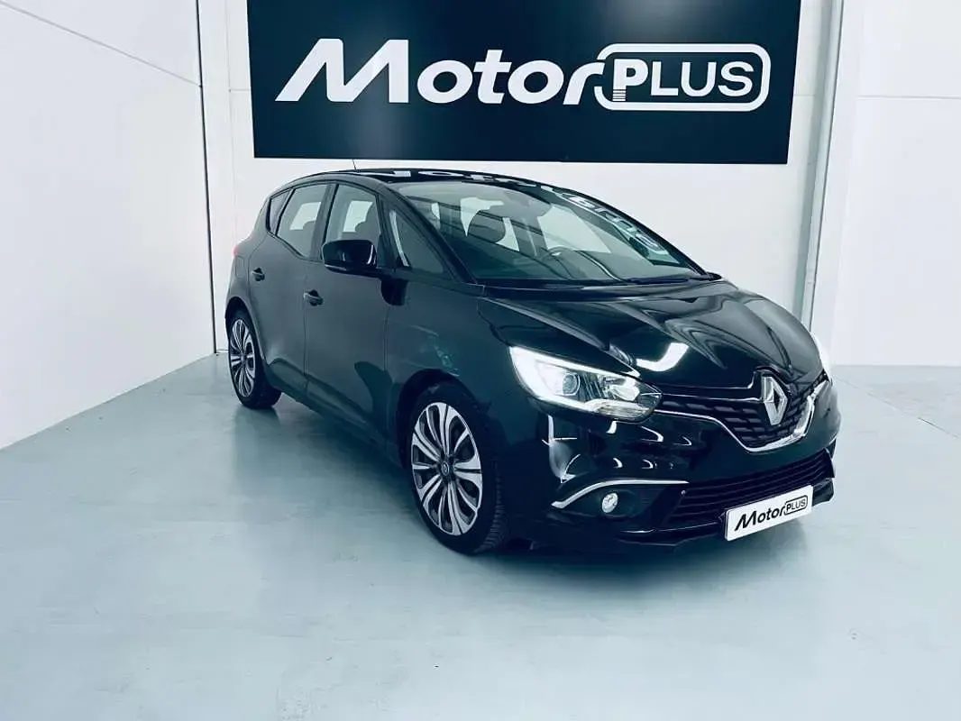 Usado Renault Grand Scénic IV Zen 120 CV (88 kW) 2019 Negro Monovolumen