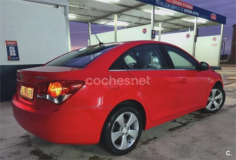 Usado Chevrolet Cruze LS 150 CV (110 kW) 2010 Rojo Berlina