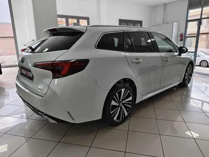Nuevo Toyota Corolla Sport 178 CV (130 kW) 2026 Blanco Familiar