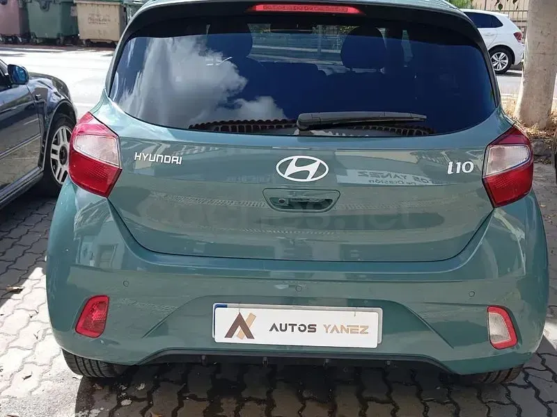 Usado Hyundai i10 84 CV (61 kW) 2024 Verde Utilitario