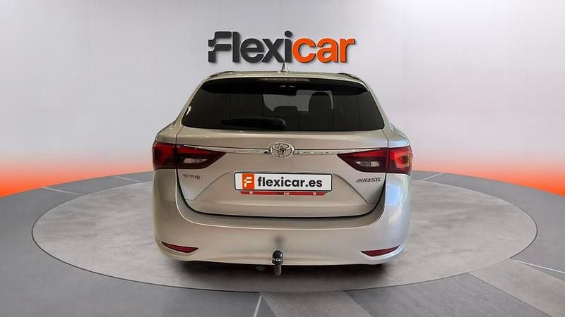 Usado Toyota Avensis Advance 143 CV (105 kW) 2016 Gris Familiar