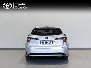 Usado Toyota Corolla Style 122 CV (89 kW) 2022 Plata Familiar