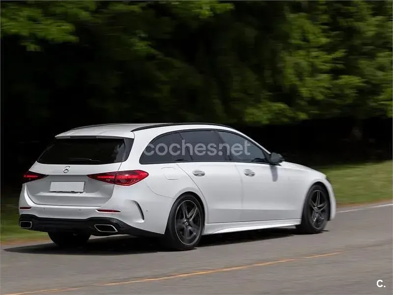 Usado Mercedes C300e 313 CV (230 kW) 2025 Blanco Familiar