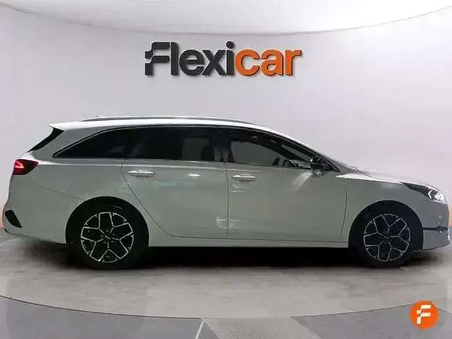 Usado Kia Ceed Style 100 CV (73 kW) 2025 Blanco Utilitario