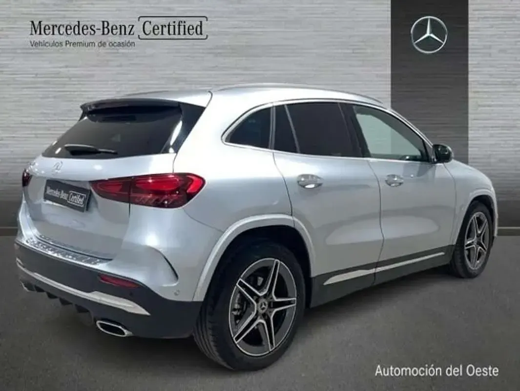 Usado Mercedes GLA200 151 CV (111 kW) 2025 Plateado SUV