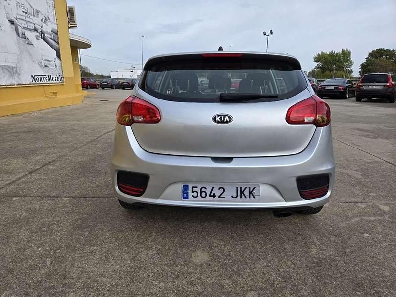 Usado Kia Ceed 101 CV (74 kW) 2016 Plateado Utilitario