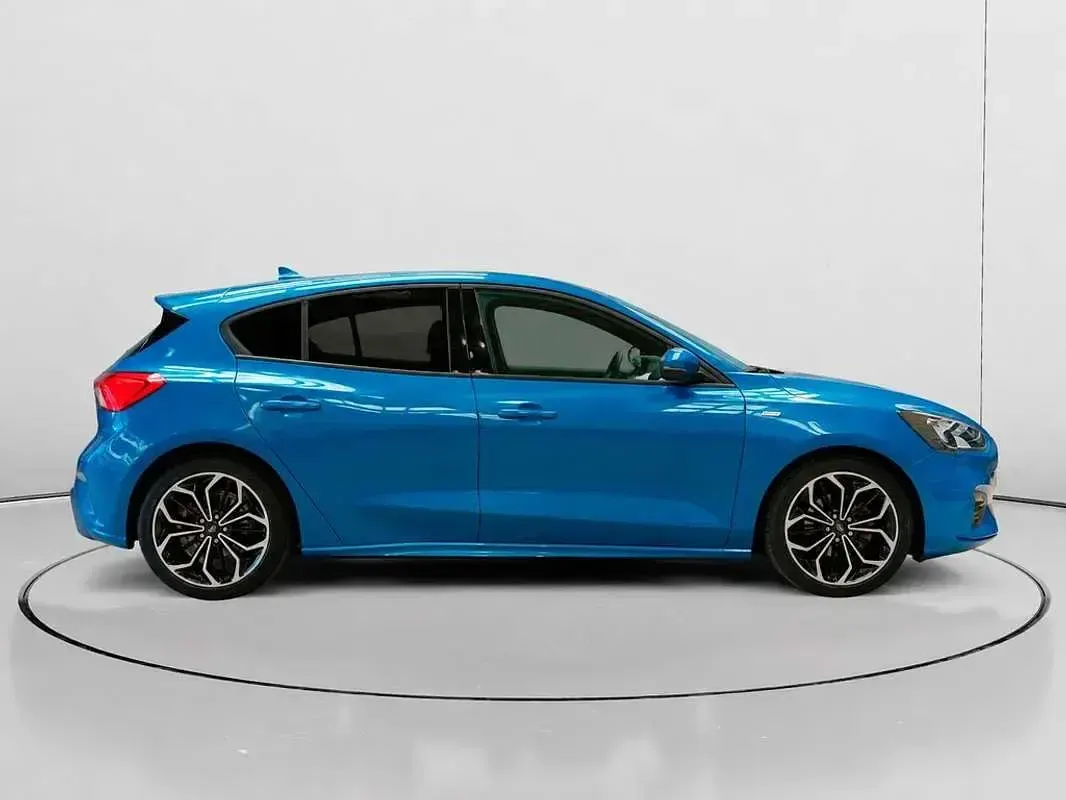 Usado Ford Focus ST-Line 125 CV (91 kW) 2021 Azul Utilitario