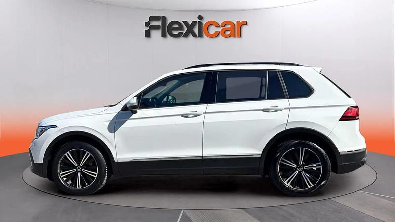 Usado VW Tiguan Life 150 CV (110 kW) 2022 Gris SUV