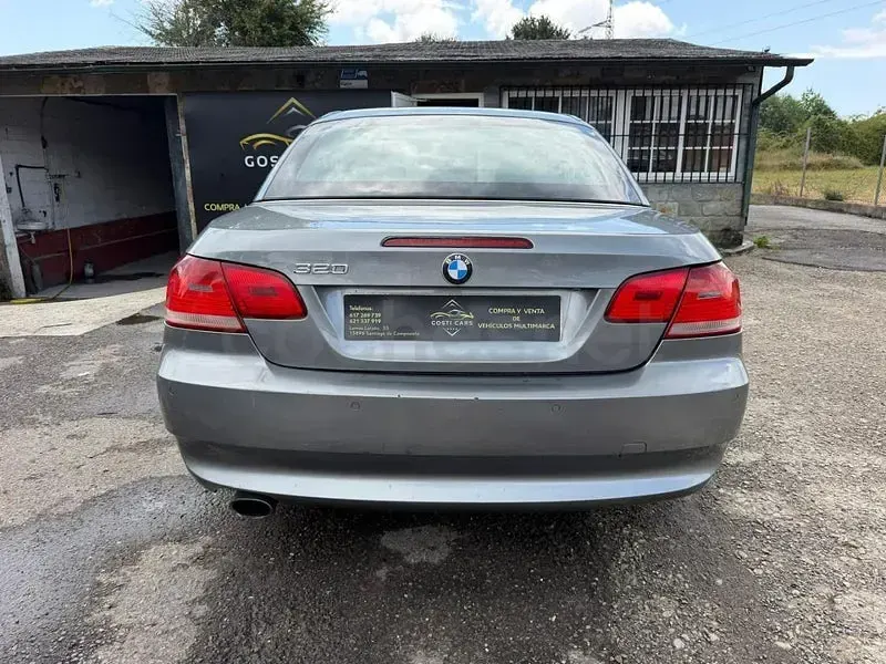 Usado BMW 320 Cabriolet 170 CV (125 kW) 2009 Gris / plata Descapotable