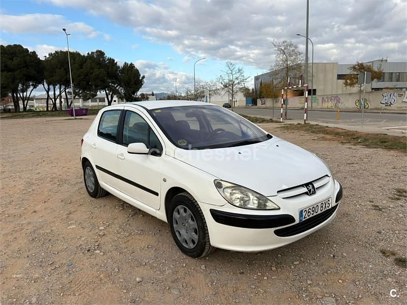 Blanco Usado 2002 Peugeot 307 Berlina | 1399 € (Buen precio) - Imagen 1/4