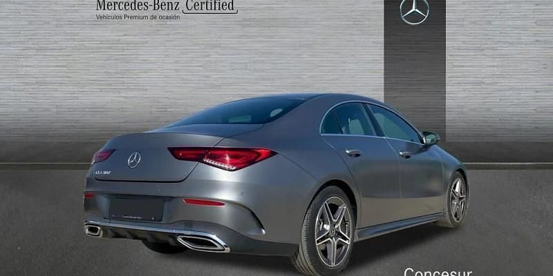 Usado Mercedes CLA180 136 CV (100 kW) 2021 Gris Berlina
