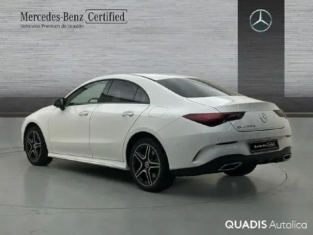 Usado Mercedes CLA250e 218 CV (160 kW) 2025 Blanco polar Berlina