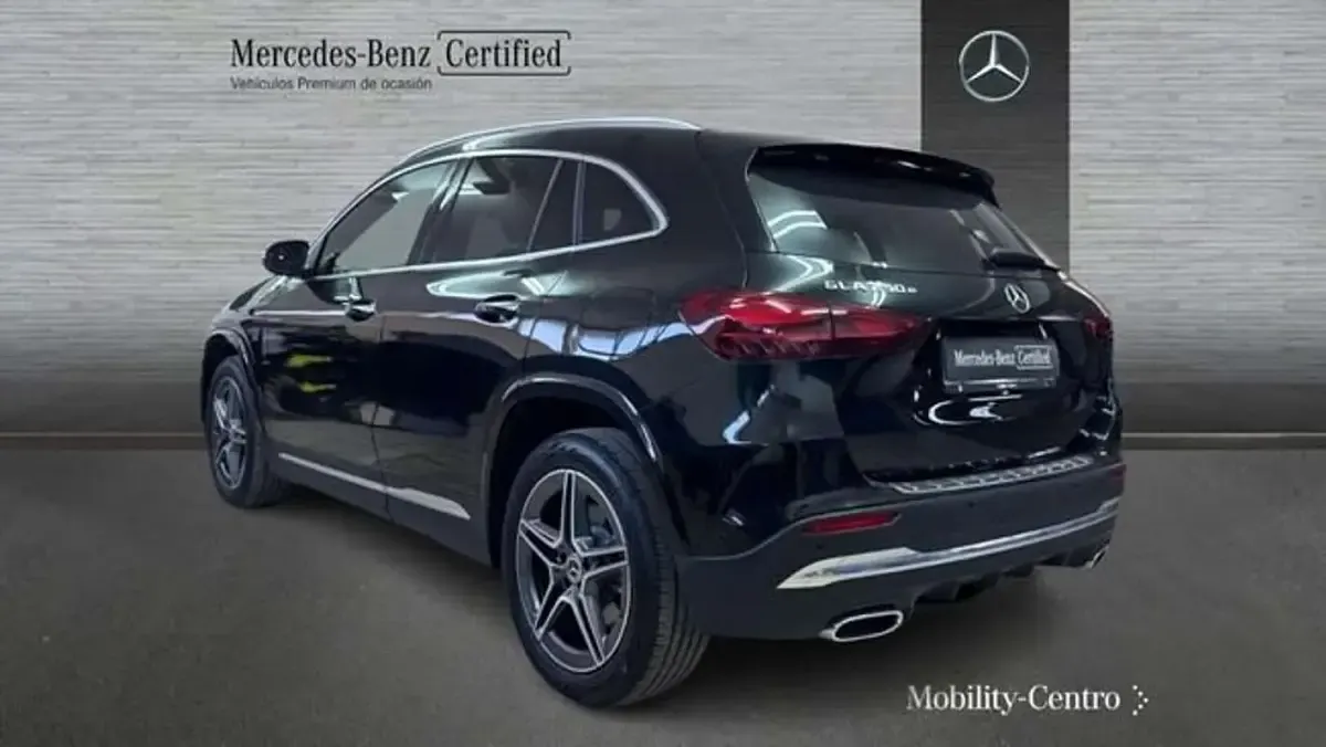Usado Mercedes GLA250 165 CV (121 kW) 2025 Negro SUV