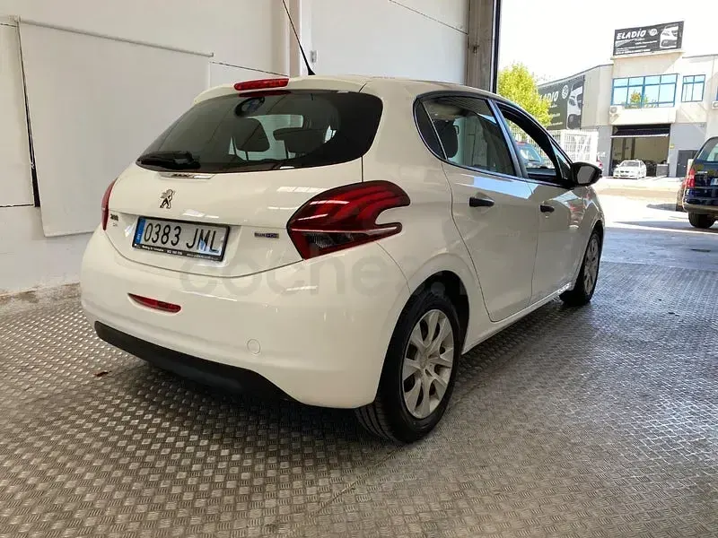 Usado Peugeot 208 Business-Line 75 CV (55 kW) 2016 Blanco Utilitario
