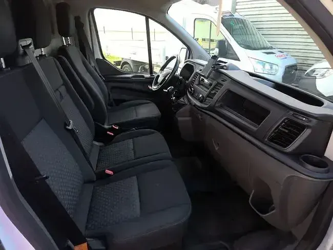 Usado Ford Transit Custom Trend 130 CV (95 kW) 2022 Blanco Monovolumen