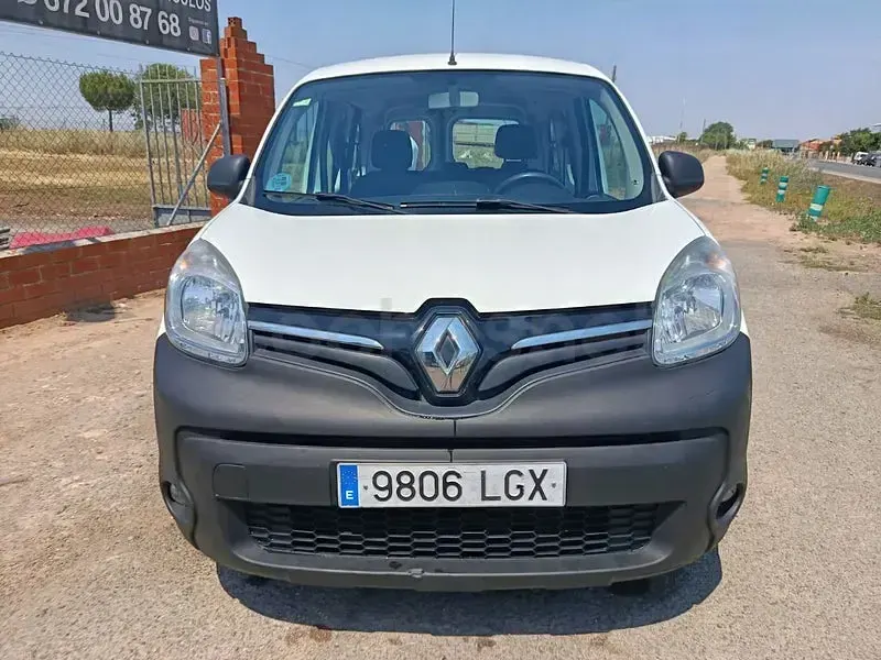 Usado Renault Kangoo Edition One 95 CV (69 kW) 2021 Blanco Monovolumen
