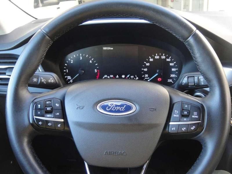 Usado Ford Kuga Titanium 120 CV (88 kW) 2020 Gris / plata SUV