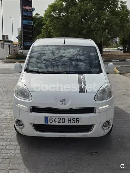 Usado Peugeot Partner Tepee Style 92 CV (67 kW) 2013 Blanco Monovolumen
