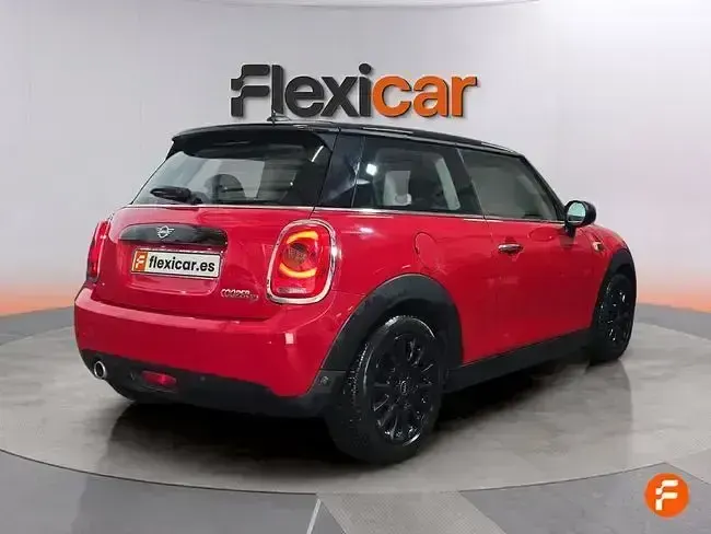 Usado Mini Cooper D 116 CV (85 kW) 2018 Rojo Utilitario