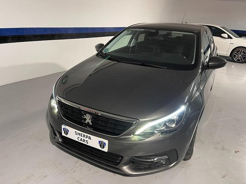 Usado Peugeot 308 Style 130 CV (95 kW) 2019 Gris Utilitario