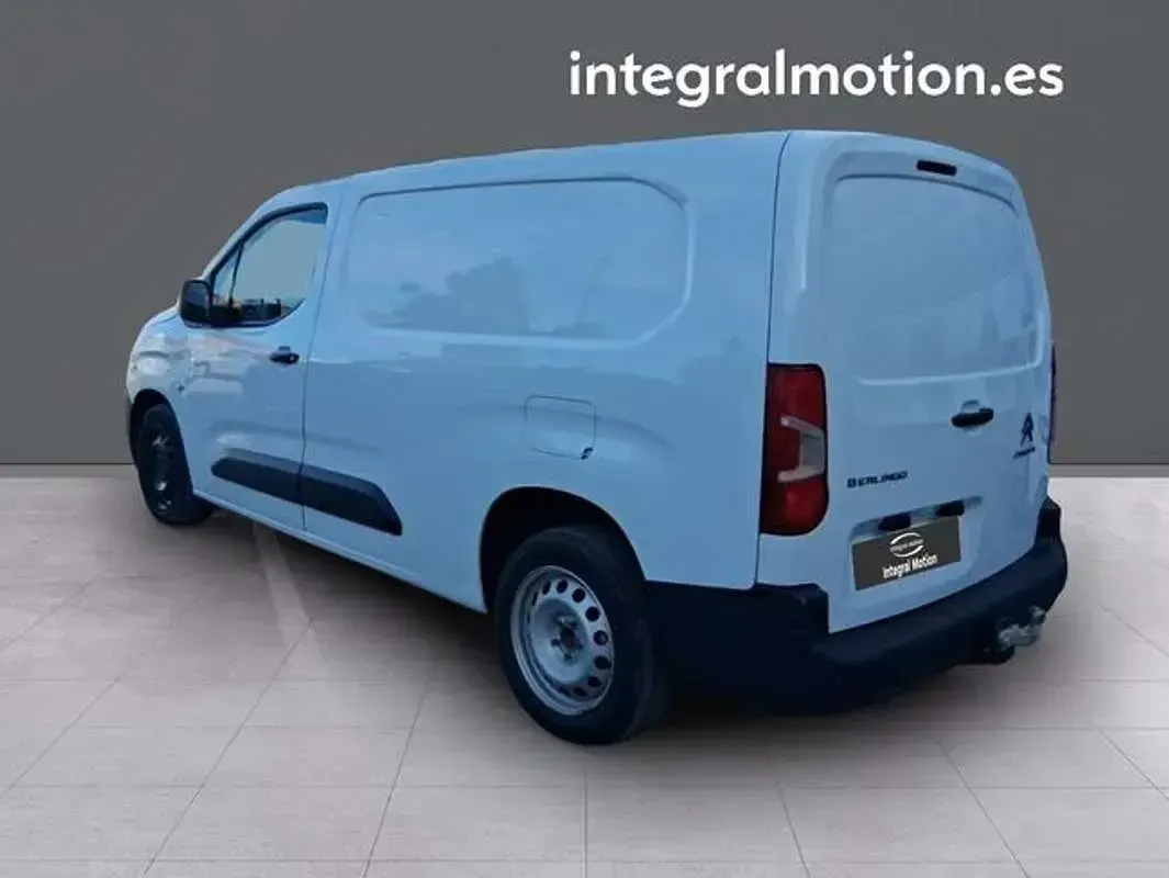Usado Citroën Berlingo 102 CV (75 kW) 2021 Blanco Monovolumen