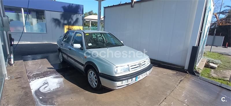 Usado VW Vento GT 115 CV (84 kW) 1994 Gris / plata Berlina
