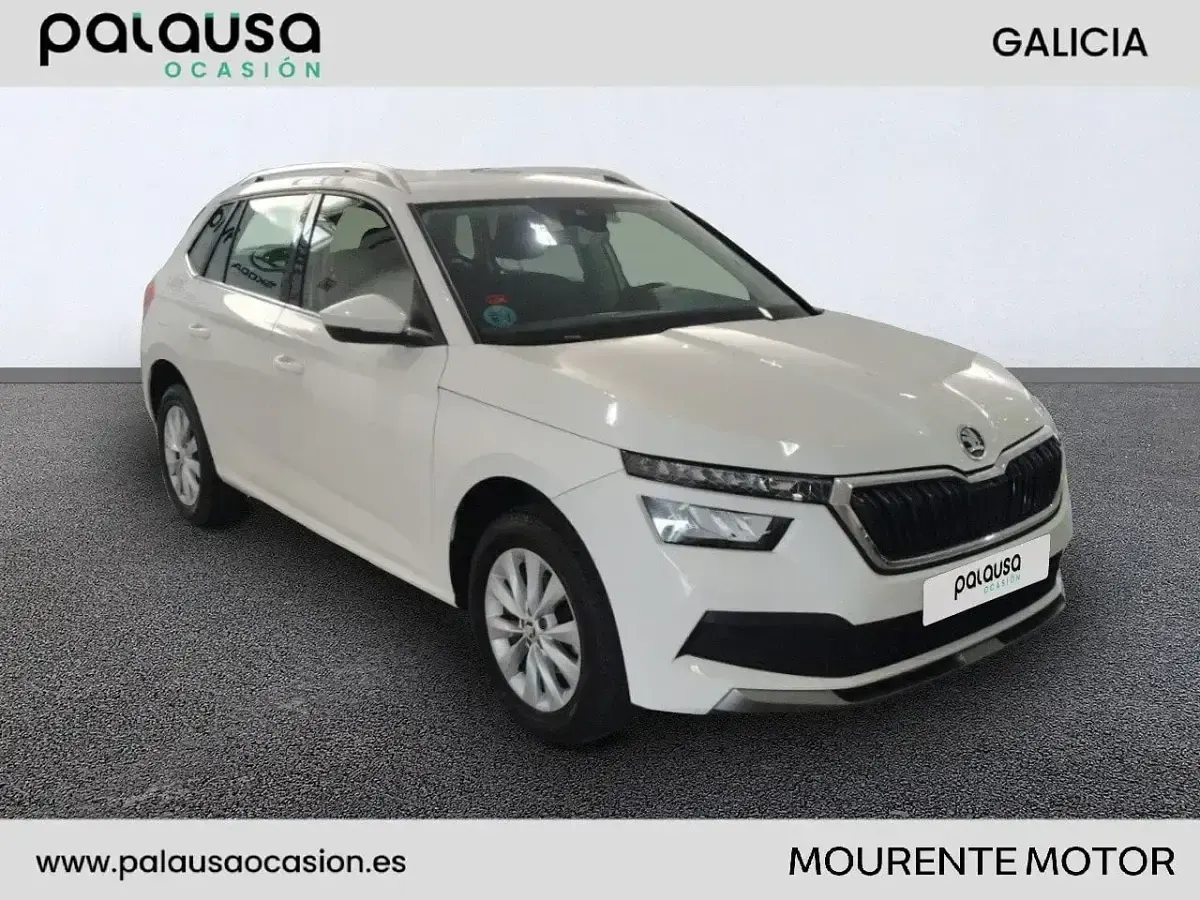 Usado Skoda Kamiq Ambition 110 CV (80 kW) 2022 Blanco SUV