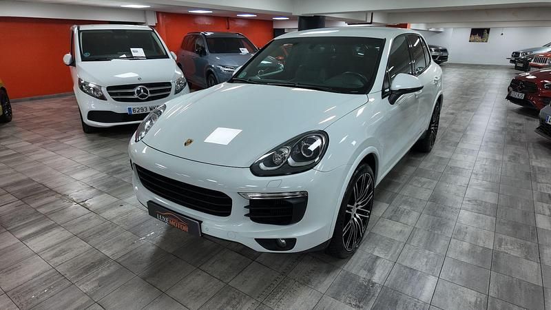 Blanco Usado 2017 Porsche Cayenne Platinum Edition SUV | 40.990 € (Un poco caro) - Imagen 1/4