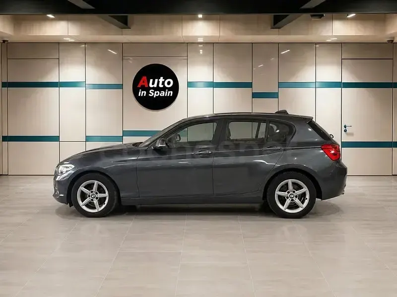 Usado BMW 118 Advantage 136 CV (100 kW) 2019 Gris / plata Berlina