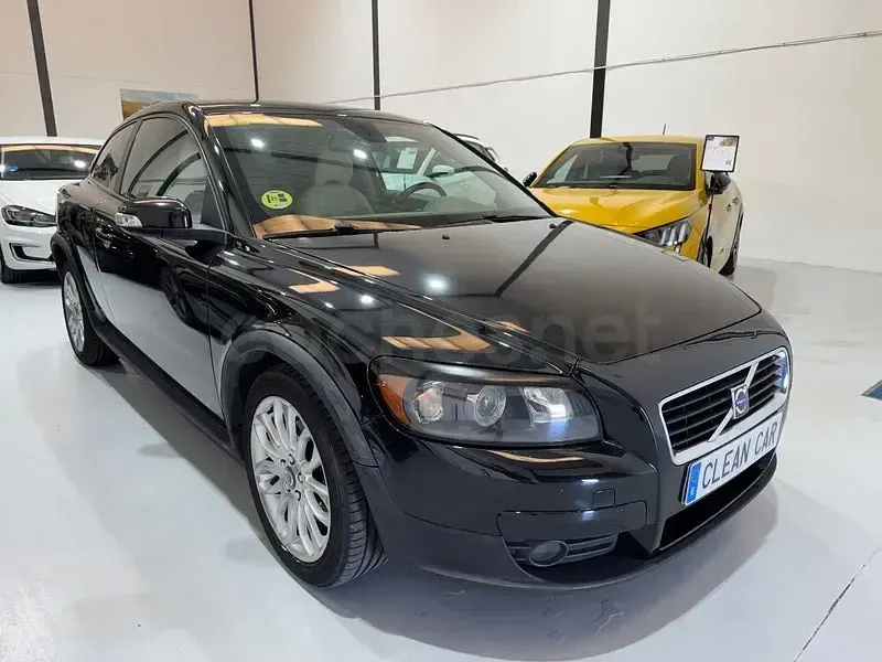 Usado Volvo C30 Momentum 180 CV (132 kW) 2006 Negro Utilitario