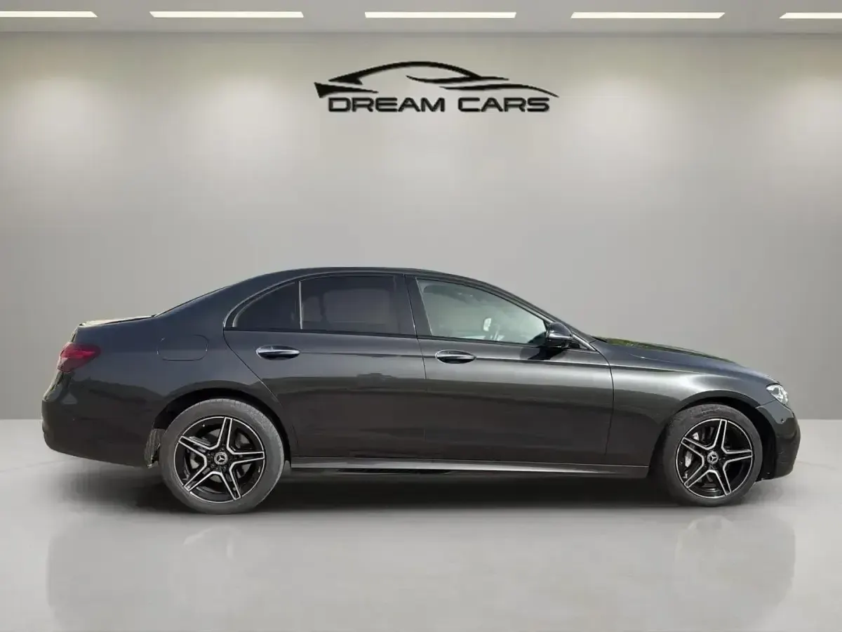 Usado Mercedes E300 258 CV (189 kW) 2022 Gris Familiar